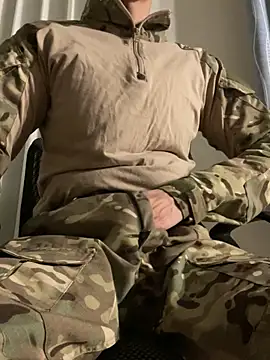 Snapshot of Daddygarry chatting on 02/16/26, 04:03 Daddygarry online show from 02/16/26, 04:03