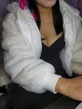 Snapshot of Suzen7389 chatting on 12/19/25, 03:30 Suzen7389 online show from 12/19/25, 03:30