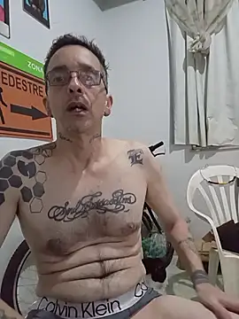 dinho carioca online show from 12/22/25, 04:42