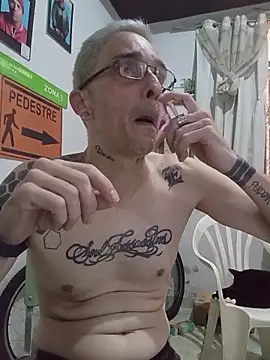 Snapshot of dinho_carioca chatting on 03/08/26, 11:58 dinho carioca online show from 03/08/26, 11:58