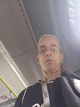 Snapshot of dinho_carioca chatting on 03/12/26, 12:11 dinho carioca online show from 03/12/26, 12:11