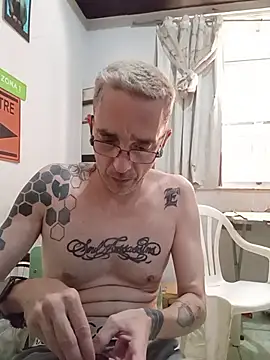 Snapshot of dinho_carioca chatting on 03/22/26, 02:20 dinho carioca online show from 03/22/26, 02:20