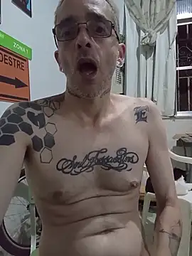 Snapshot of dinho_carioca chatting on 03/31/26, 04:35 dinho carioca online show from 03/31/26, 04:35