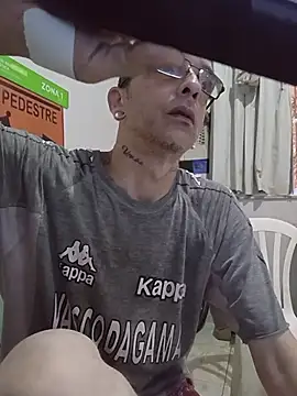 Snapshot of dinho_carioca chatting on 04/06/26, 11:44 dinho carioca online show from 04/06/26, 11:44