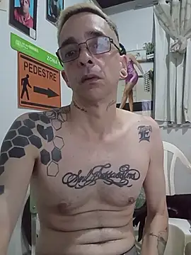 Snapshot of dinho_carioca chatting on 04/10/26, 09:03 dinho carioca online show from 04/10/26, 09:03