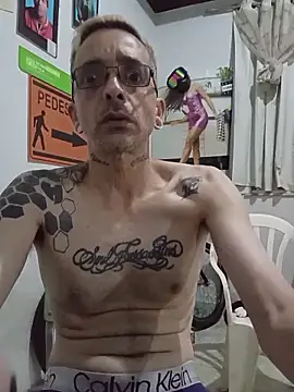 Snapshot of dinho_carioca chatting on 04/14/26, 10:43 dinho carioca online show from 04/14/26, 10:43