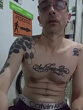 Snapshot of dinho_carioca chatting on 04/15/26, 07:58 dinho carioca online show from 04/15/26, 07:58