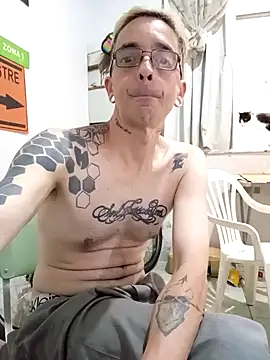 Snapshot of dinho_carioca chatting on 04/17/26, 02:31 dinho carioca online show from 04/17/26, 02:31