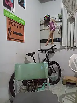 Snapshot of dinho_carioca chatting on 04/21/26, 04:45 dinho carioca online show from 04/21/26, 04:45