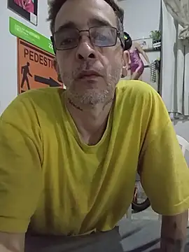 Snapshot of dinho_carioca chatting on 06/08/26, 04:18 dinho carioca online show from 06/08/26, 04:18