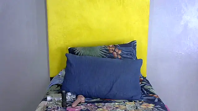 Snapshot of DARKQUEEN_xXx chatting on 10/29/25, 05:47 DARKQUEEN xXx online show from 10/29/25, 05:47