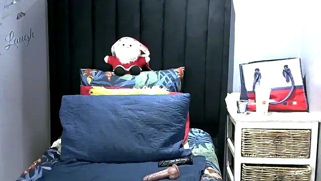 Snapshot of DARKQUEEN_xXx chatting on 12/14/25, 11:31 DARKQUEEN xXx online show from 12/14/25, 11:31