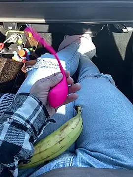 Snapshot of d3luluxx chatting on 10/05/25, 09:45 d3luluxx online show from 10/05/25, 09:45