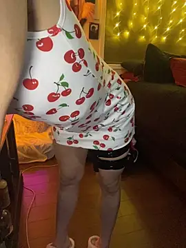 Snapshot of d3luluxx chatting on 11/15/25, 07:16 d3luluxx online show from 11/15/25, 07:16