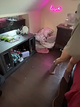 Snapshot of d3luluxx chatting on 11/30/25, 04:11 d3luluxx online show from 11/30/25, 04:11