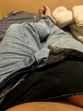 Snapshot of Normalludo0202 chatting on 11/27/25, 04:09 Normalludo0202 online show from 11/27/25, 04:09