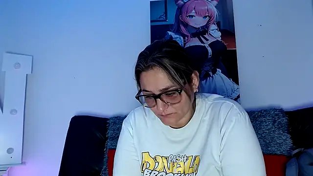 LAHILA COOPERR online show from 10/24/25, 12:23