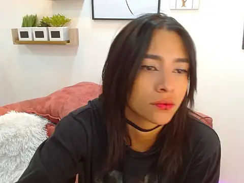 Snapshot of Aliciacute__ chatting on 10/04/25, 07:23 Aliciacute   online show from 10/04/25, 07:23