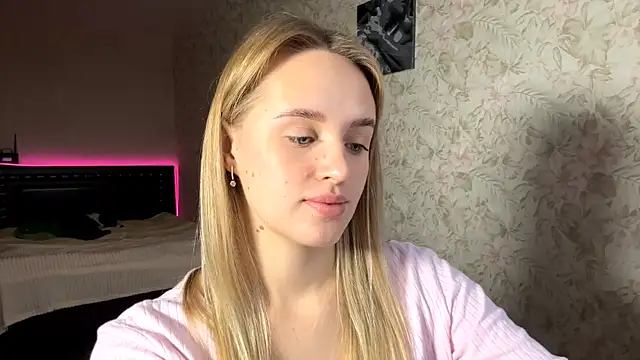 ElisabetLorney online show from 11/17/25, 08:09