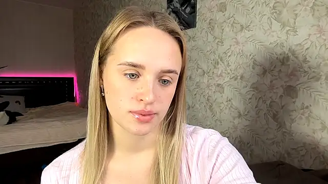 ElisabetLorney online show from 11/24/25, 08:03