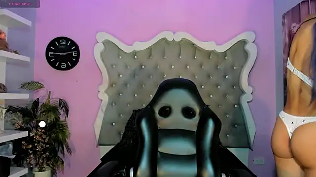 Snapshot of Honey_Moontsts chatting on 05/19/26, 11:38 Honey Moontsts online show from 05/19/26, 11:38