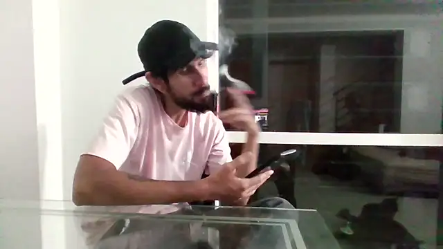 Snapshot of Alejandro92_cali chatting on 02/27/26, 03:28 Alejandro92 cali online show from 02/27/26, 03:28