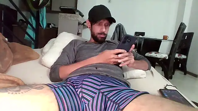 Snapshot of Alejandro92_cali chatting on 03/02/26, 04:25 Alejandro92 cali online show from 03/02/26, 04:25