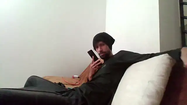 Snapshot of Alejandro92_cali chatting on 04/13/26, 02:00 Alejandro92 cali online show from 04/13/26, 02:00