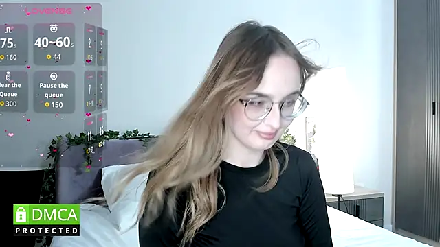 KyotoGlow online show from 09/11/25, 08:25