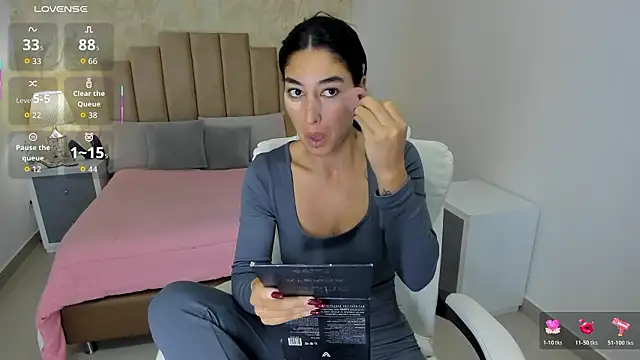 Scarlett 12 online show from 03/03/26, 10:54