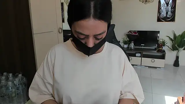 Snapshot of Missbrown24 chatting on 10/01/25, 11:05 Missbrown24 online show from 10/01/25, 11:05