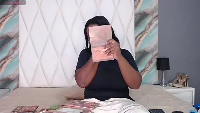 Snapshot of PenelopeBoobss chatting on 09/19/25, 05:13 PenelopeBoobss online show from 09/19/25, 05:13