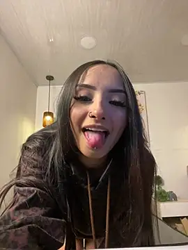 Snapshot of antonellariva_ chatting on 06/02/26, 07:05 antonellariva online show from 06/02/26, 07:05