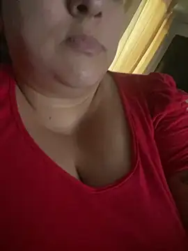 Snapshot of bruna438 chatting on 11/12/25, 09:42 bruna438 online show from 11/12/25, 09:42