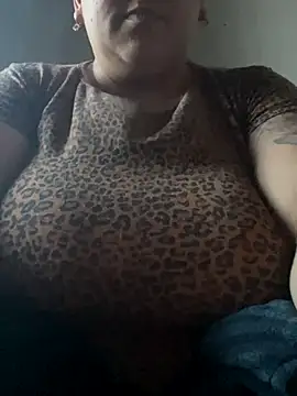 Snapshot of bruna438 chatting on 11/29/25, 10:02 bruna438 online show from 11/29/25, 10:02