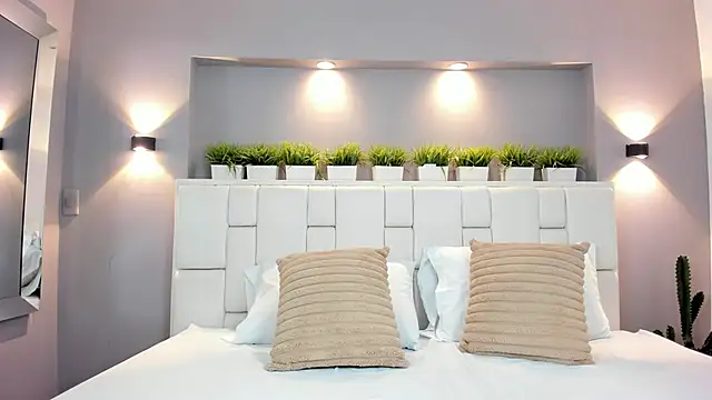 Snapshot of LunnaBlake chatting on 10/01/25, 04:07 LunnaBlake online show from 10/01/25, 04:07