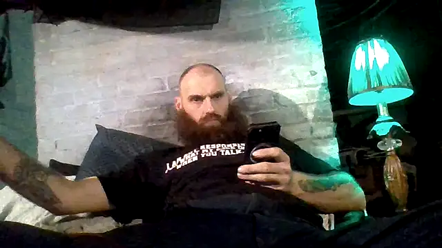 Snapshot of Cowboy815 chatting on 09/19/25, 05:42 Cowboy815 online show from 09/19/25, 05:42