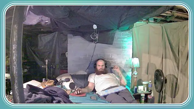 Snapshot of Cowboy815 chatting on 11/15/25, 07:16 Cowboy815 online show from 11/15/25, 07:16