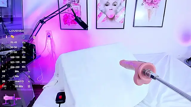 little ivonne online show from 11/11/25, 08:31