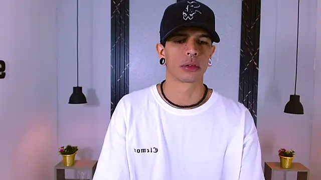 Franvill Trato online show from 09/20/25, 07:26