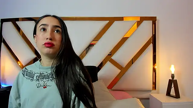 Niicolle Evanss online show from 03/22/26, 01:36