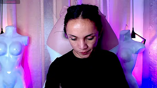 Snapshot of Cristal_Gem1 chatting on 03/27/26, 05:23 Cristal Gem1 online show from 03/27/26, 05:23