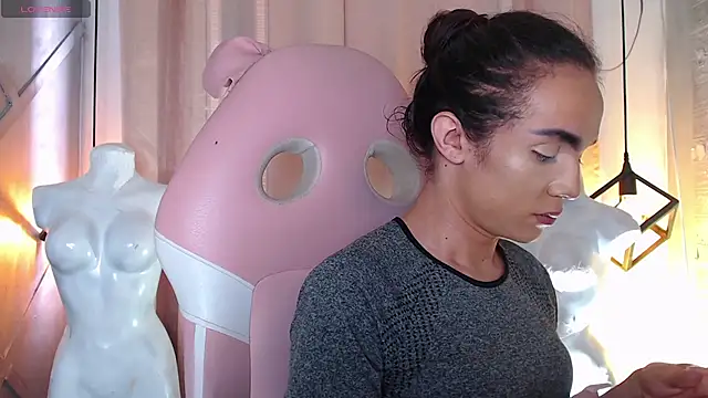 Snapshot of Cristal_Gem1 chatting on 04/16/26, 06:41 Cristal Gem1 online show from 04/16/26, 06:41