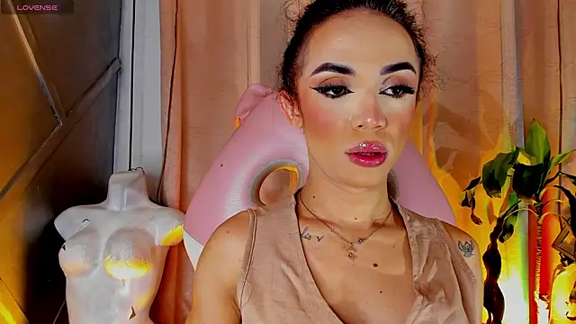 Snapshot of Cristal_Gem1 chatting on 07/19/26, 06:17 Cristal Gem1 online show from 07/19/26, 06:17