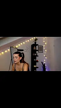 Snapshot of SophieFleur chatting on 09/20/25, 11:33 SophieFleur online show from 09/20/25, 11:33