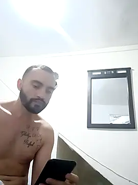 Snapshot of este_juan chatting on 01/08/26, 12:35 este juan online show from 01/08/26, 12:35