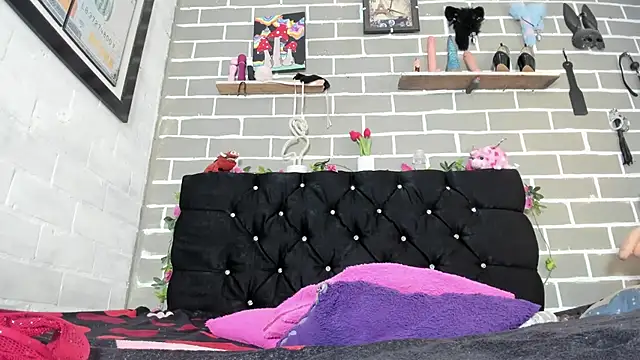 Snapshot of CharlotteBrowm chatting on 11/05/25, 06:19 CharlotteBrowm online show from 11/05/25, 06:19