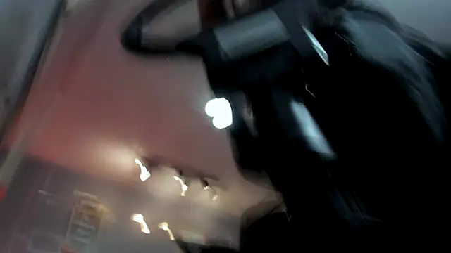 Snapshot of oliver_mr_ chatting on 10/28/25, 09:06 oliver mr online show from 10/28/25, 09:06