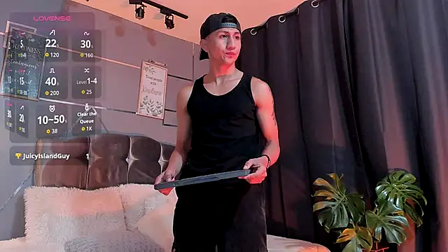 Snapshot of oliver_mr_ chatting on 12/03/25, 02:19 oliver mr online show from 12/03/25, 02:19