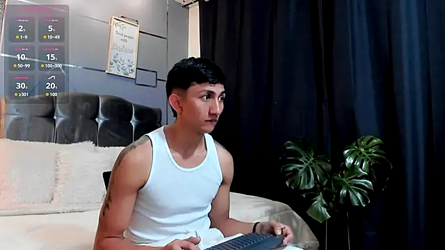 Snapshot of oliver_mr_ chatting on 12/03/25, 09:35 oliver mr online show from 12/03/25, 09:35